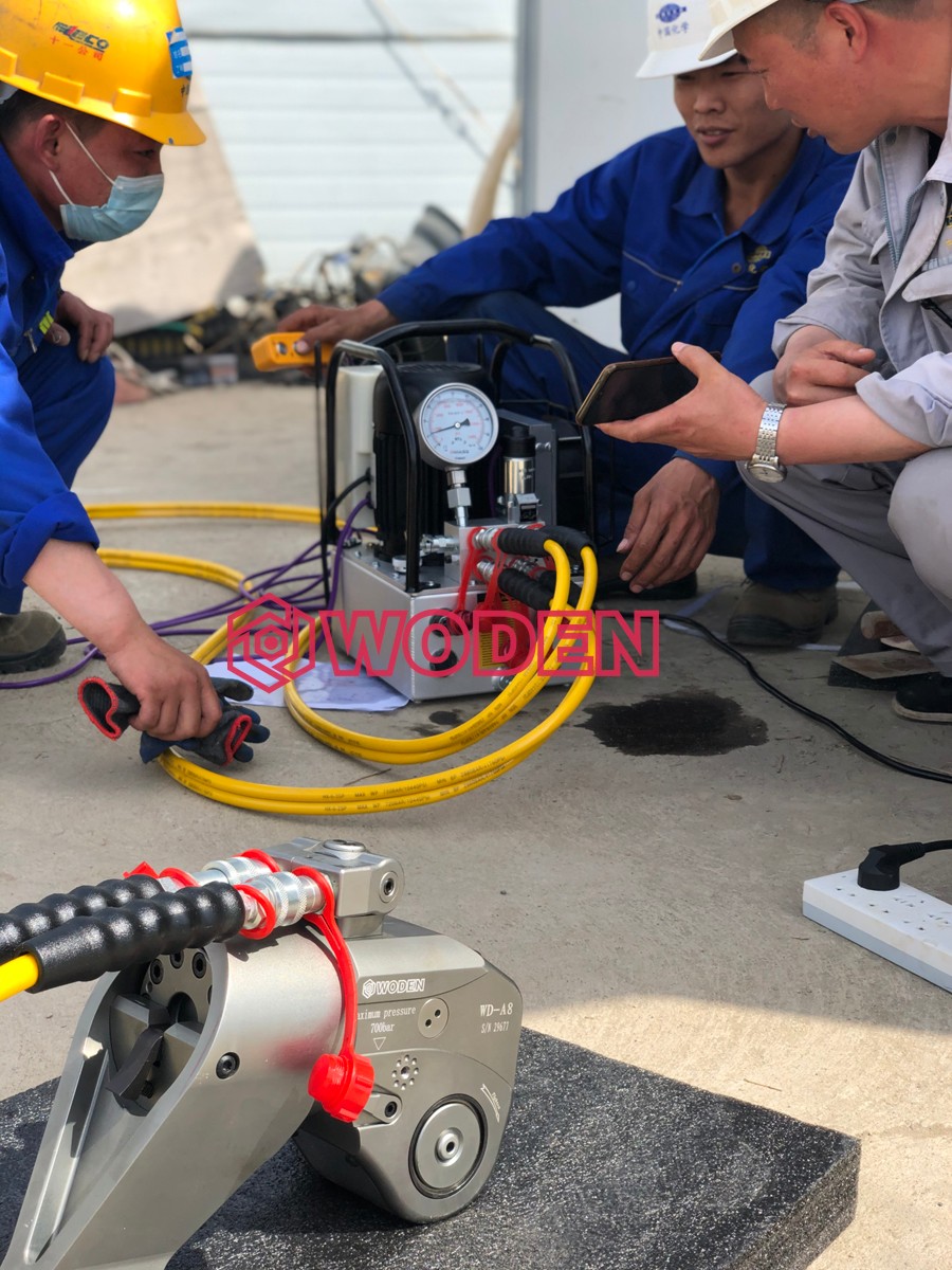 沃頓機械到達中國化學某煉化廠施工現場進行操作培訓