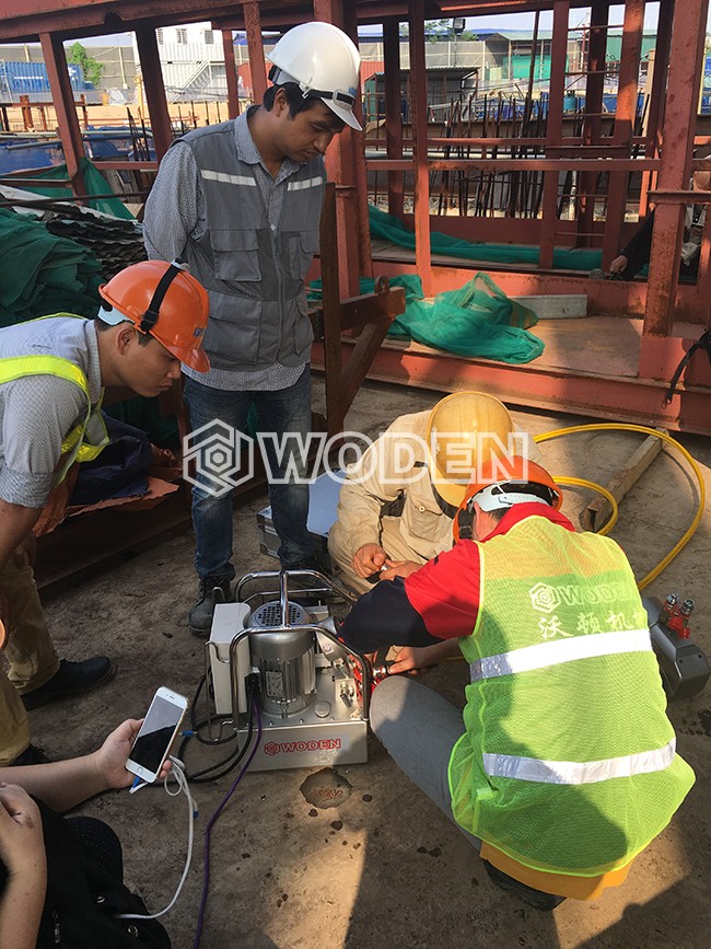 沃頓技術人員在越南現場培訓情景