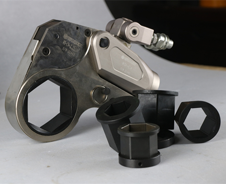 中空液壓扳手工作頭和過渡套的選型，有哪些區(qū)別？