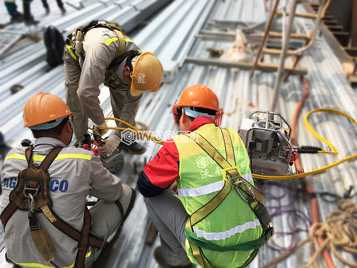 沃頓液壓扳手技術員海外服務情景 沃頓液壓扳手技術員海外服務情景